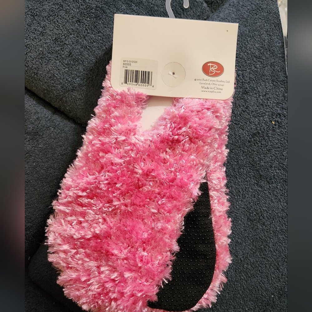 Pink Fuzzy Houseshoes - Picture 2 of 4